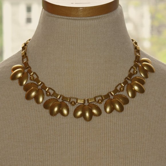Stella & Dot Jewelry - Stella & Dot Hazel Flower Petal Statement Necklace Chain Link Gold